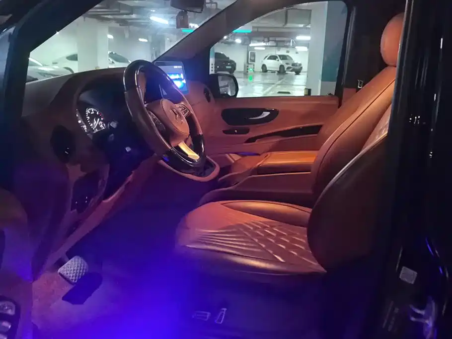 Mercedes-Benz Vito 2023 2.0T Elite 7-Seater фото 9