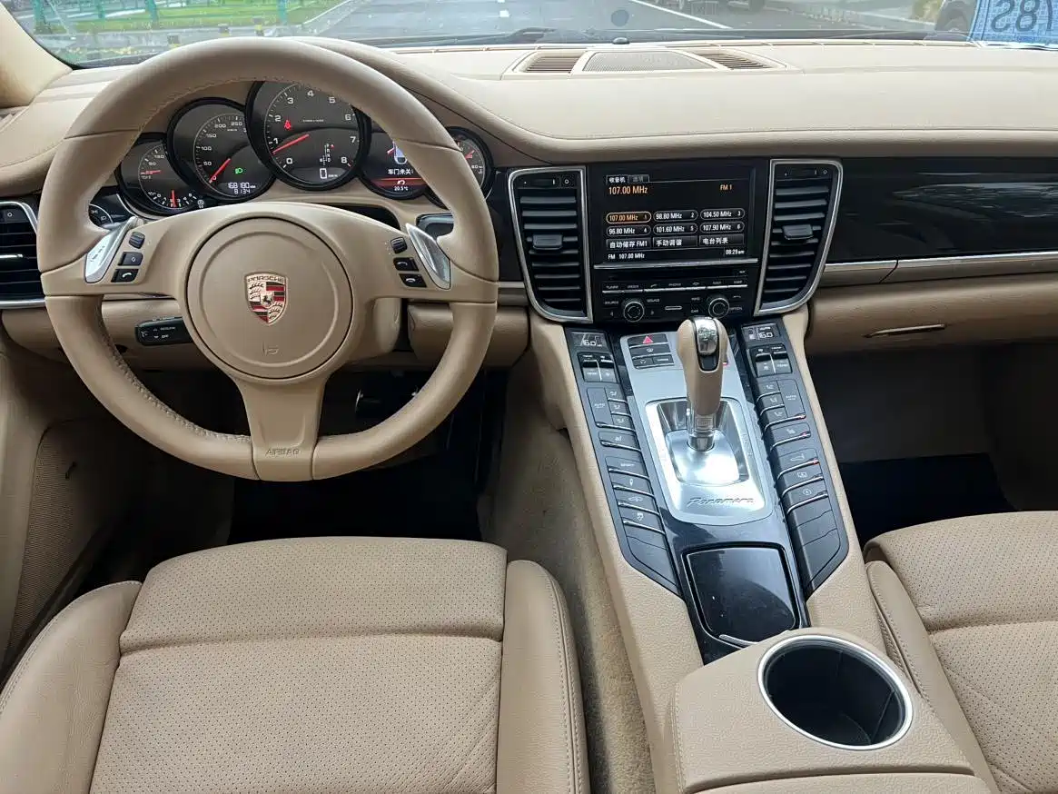 Porsche Panamera 2013 Panamera Platinum Edition 3.6L фото 9
