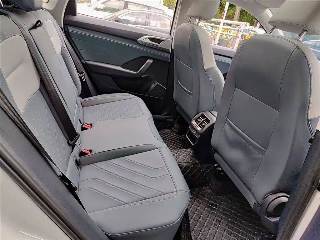 Volkswagen Tharu 2025 2025 Model 300TSI 2WD Bright Moon Edition