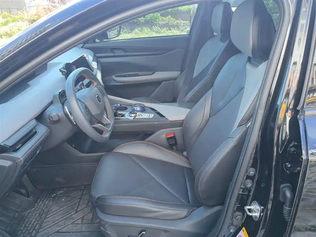 CHANGAN UNI-V