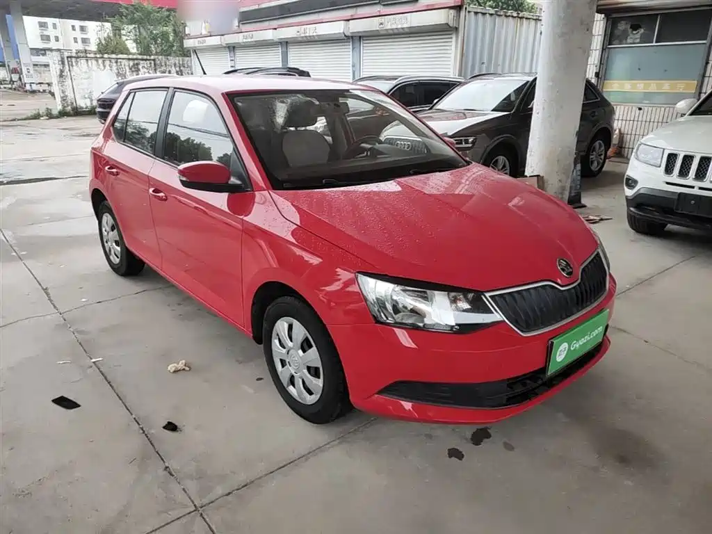 Škoda Fabia 2015 1.4L Manual Advance Edition фото 4