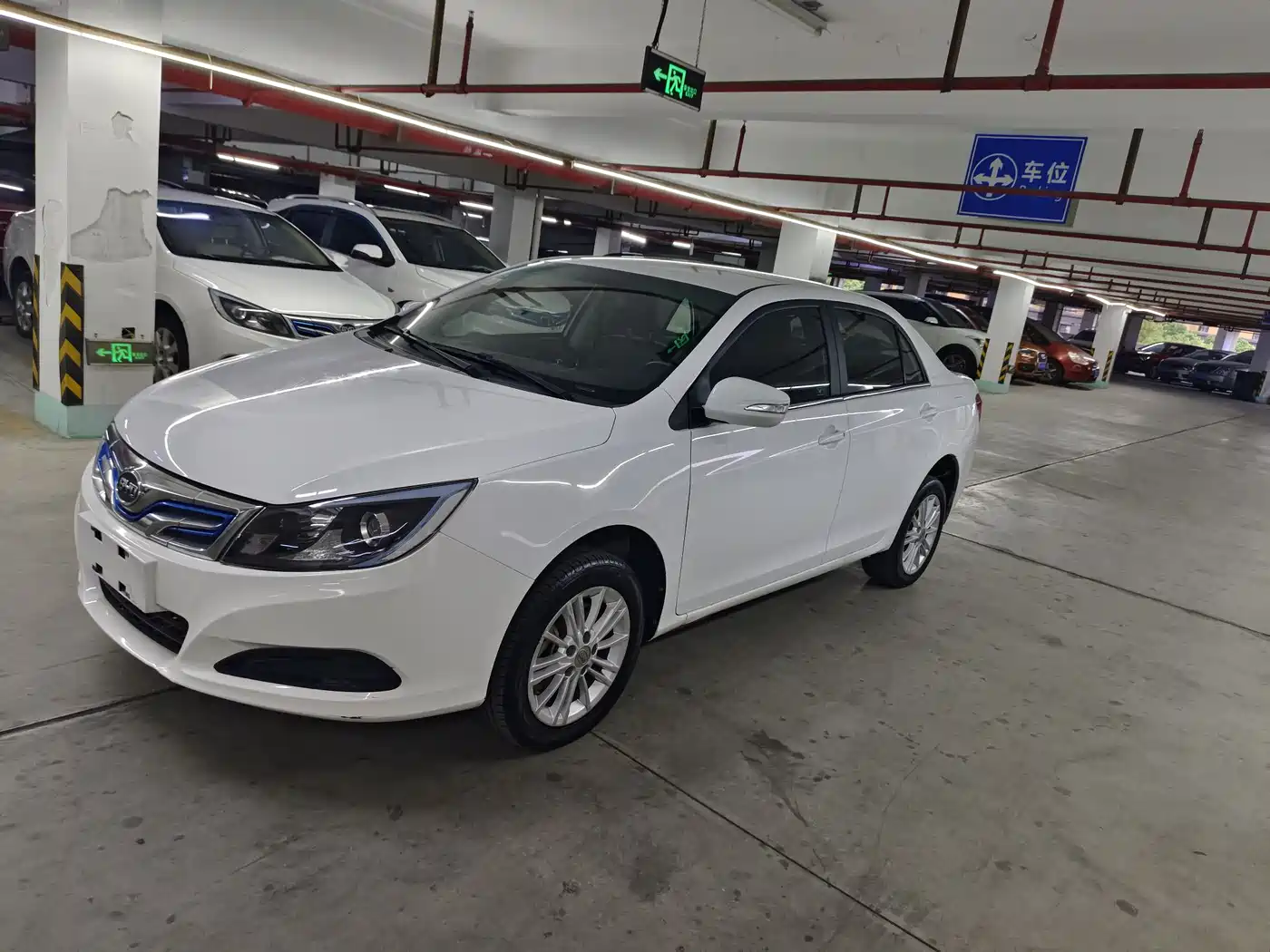BYD e5 2018 450 Connected Enjoyment фото 2