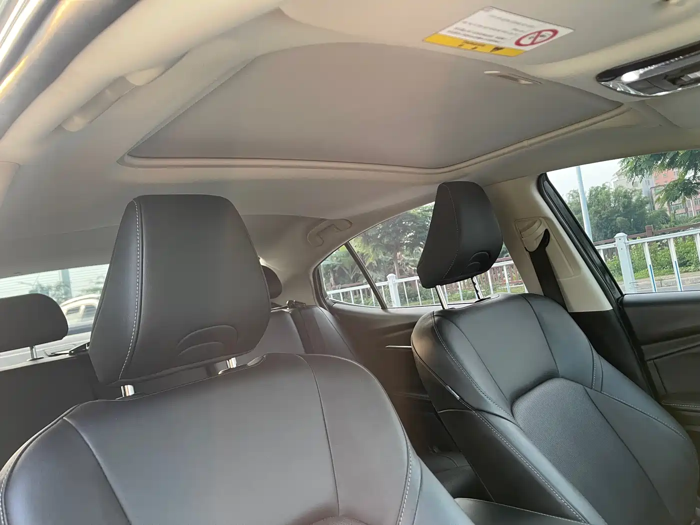 Toyota Camry 2024 Hybrid 2.0HGVP Luxury Edition фото 9