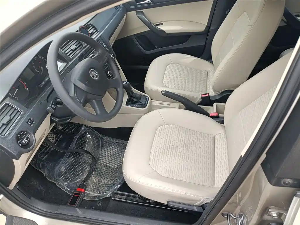 Škoda Rapid 2013 1.6L Automatic Smart Selection фото 11