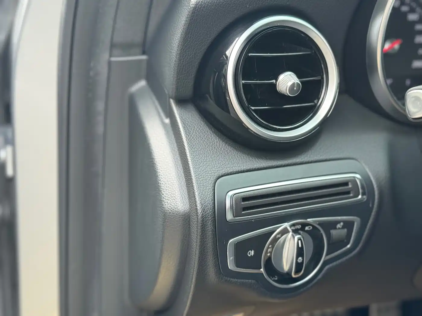 Mercedes-Benz C-Class 2015 C 200 Sport Edition фото 18