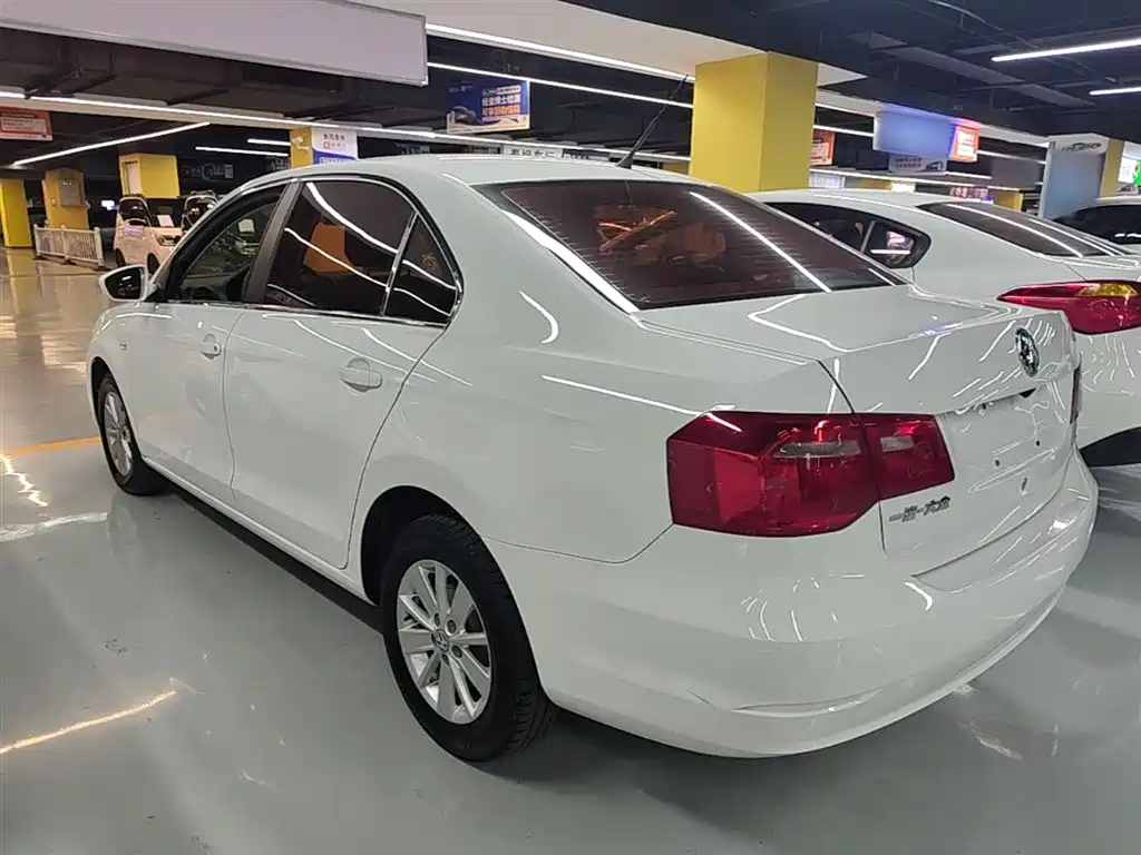 Volkswagen Jetta 2015 Value Edition 1.6L Manual Fashion фото 5