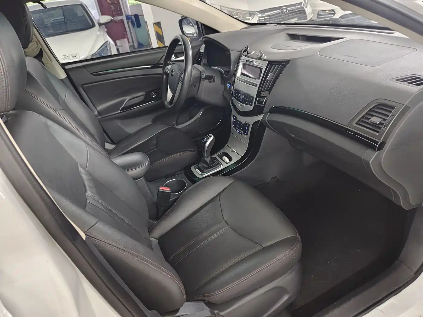 BYD e5 2018 450 Connected Enjoyment фото 6