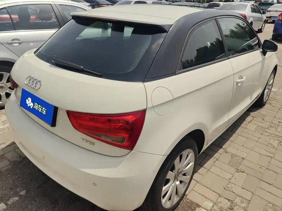 Audi A1 2012 1.4 TFSI Ego фото 3