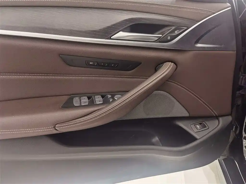 BMW 5 Series 2023 Facelift 530Li Leading M Sport Package фото 7
