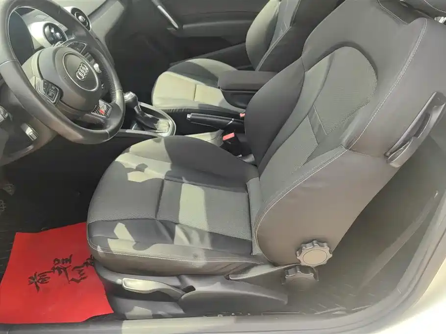 Audi A1 2012 1.4 TFSI Ego фото 9