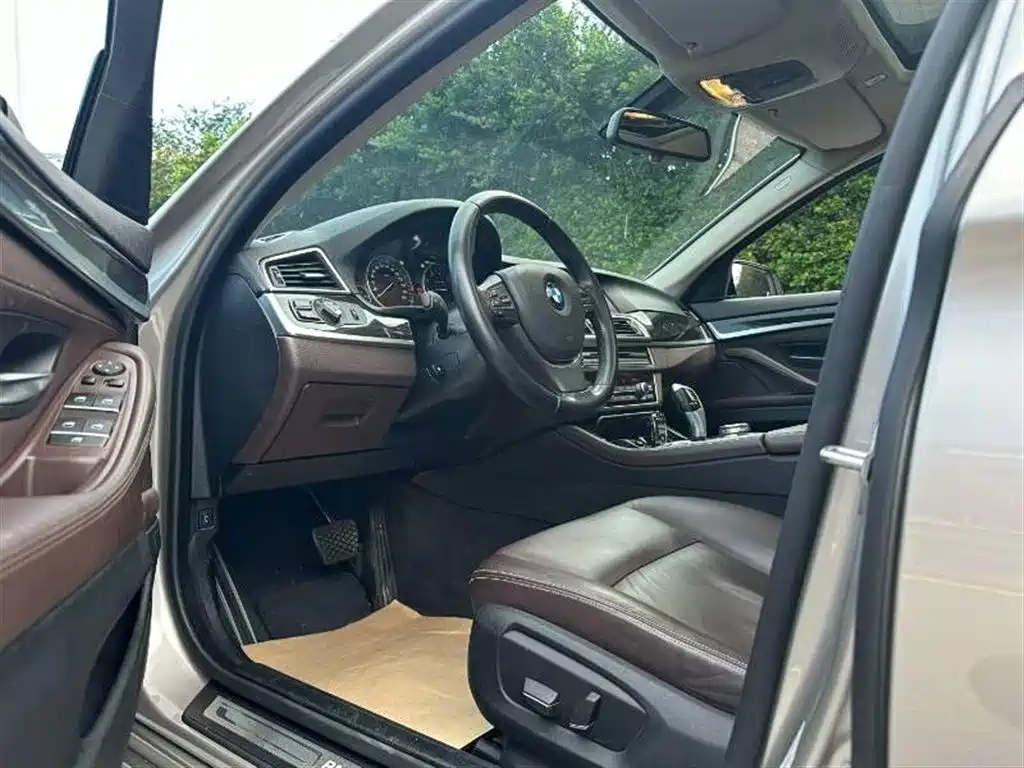 BMW 5 Series 2014 525Li Luxury Design Package фото 4