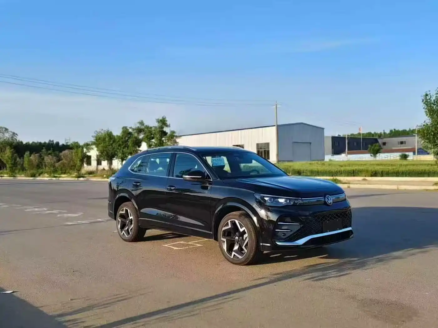 Volkswagen Tiguan L 2025 PRO 380TSI 4WD R-Line Smart Premium Edition фото 2