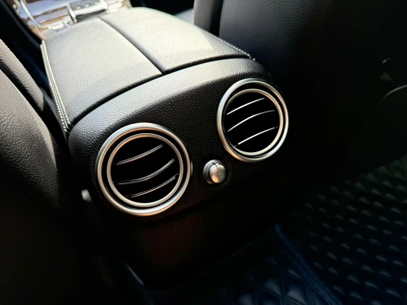 Mercedes-Benz C-Class 2015 C 200 L фото 18