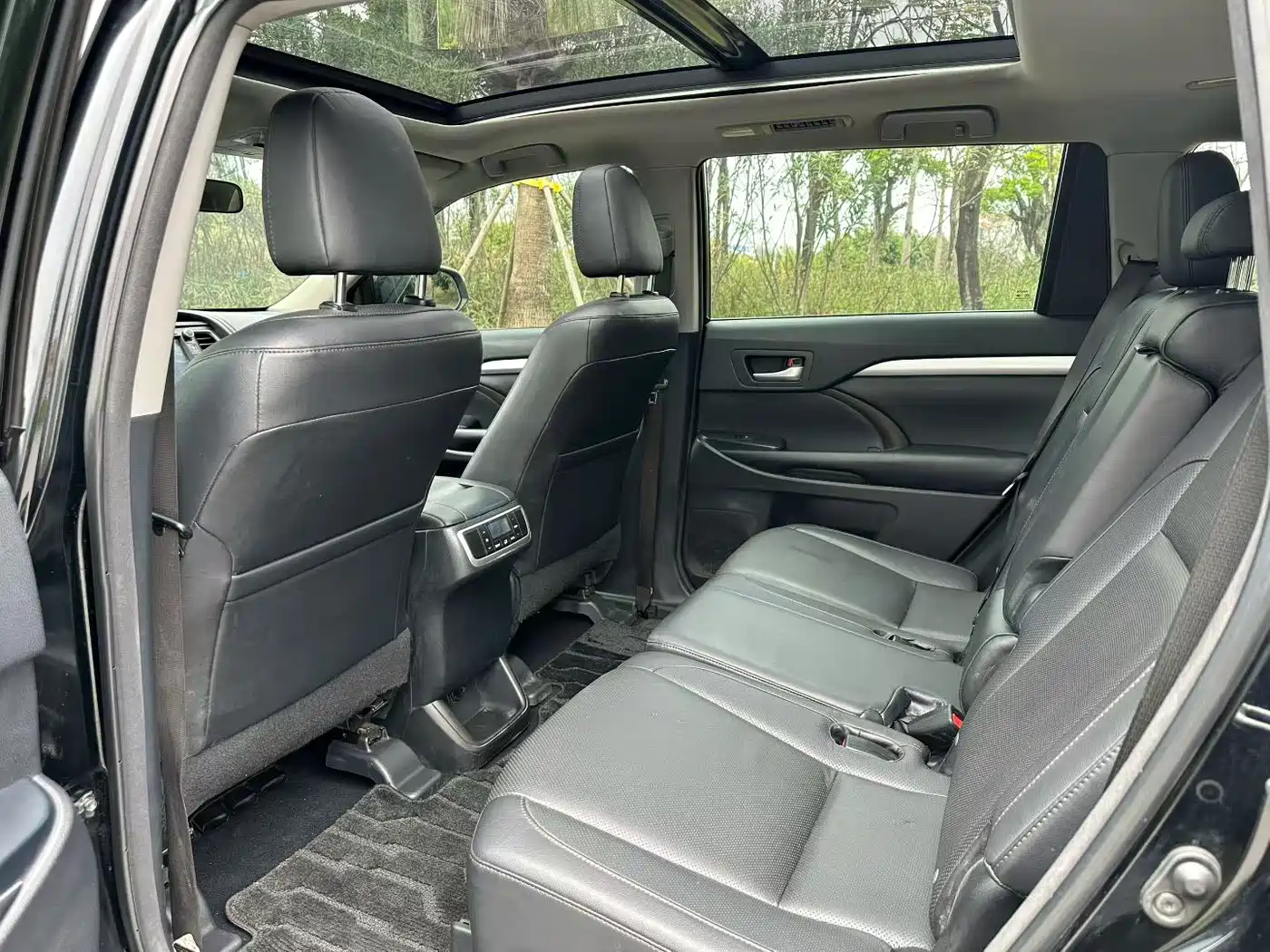 Toyota Highlander 2015 2.0T FWD Luxury Edition 7-seater фото 8