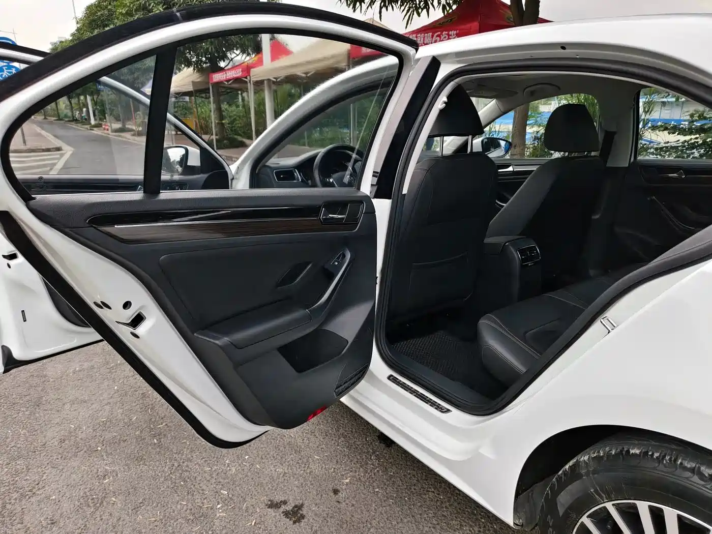 Volkswagen Sagitar 2017 1.6L Automatic Comfort фото 13