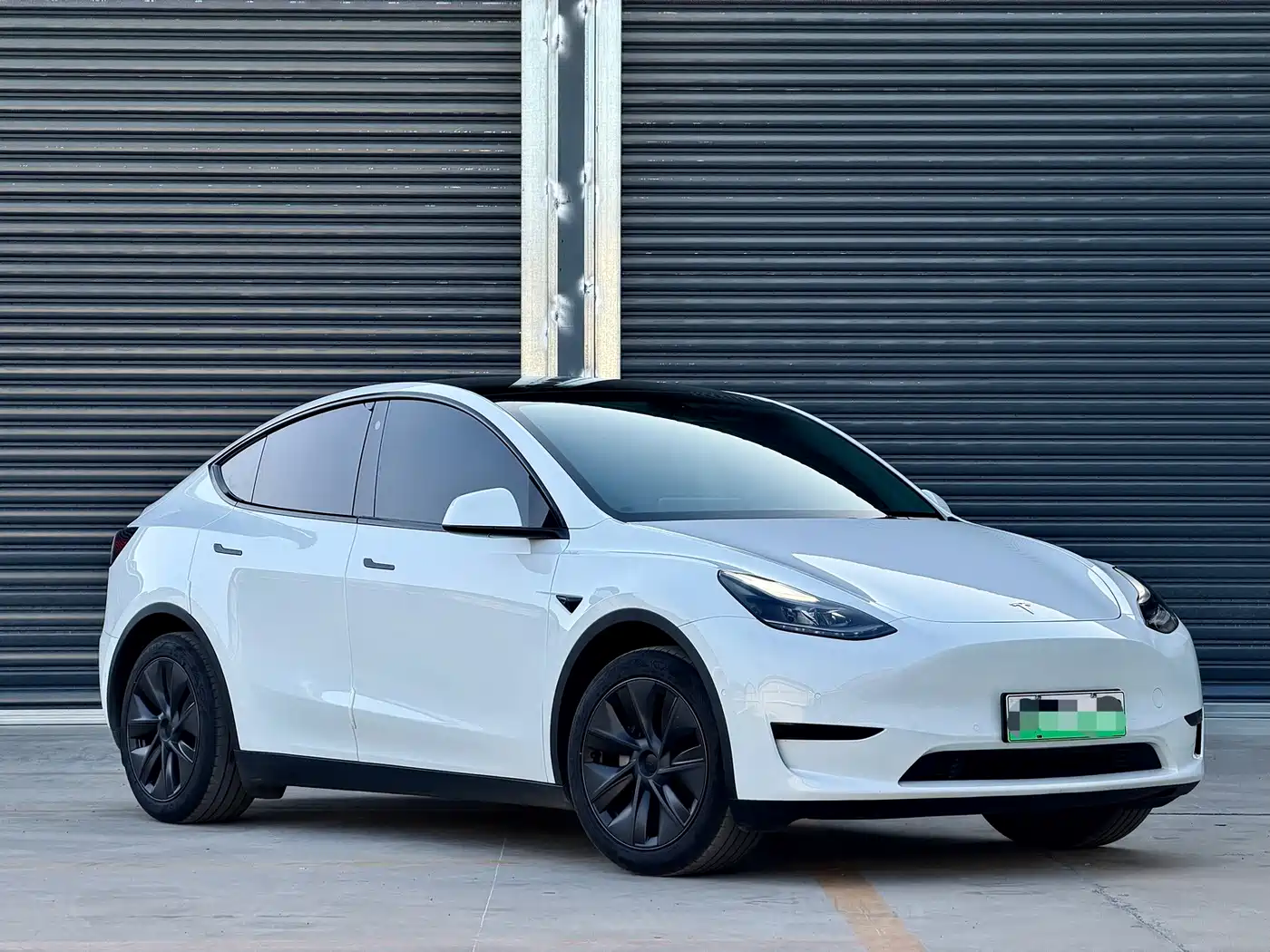  Tesla Model Y 2023 Rear-Wheel Drive Edition 2