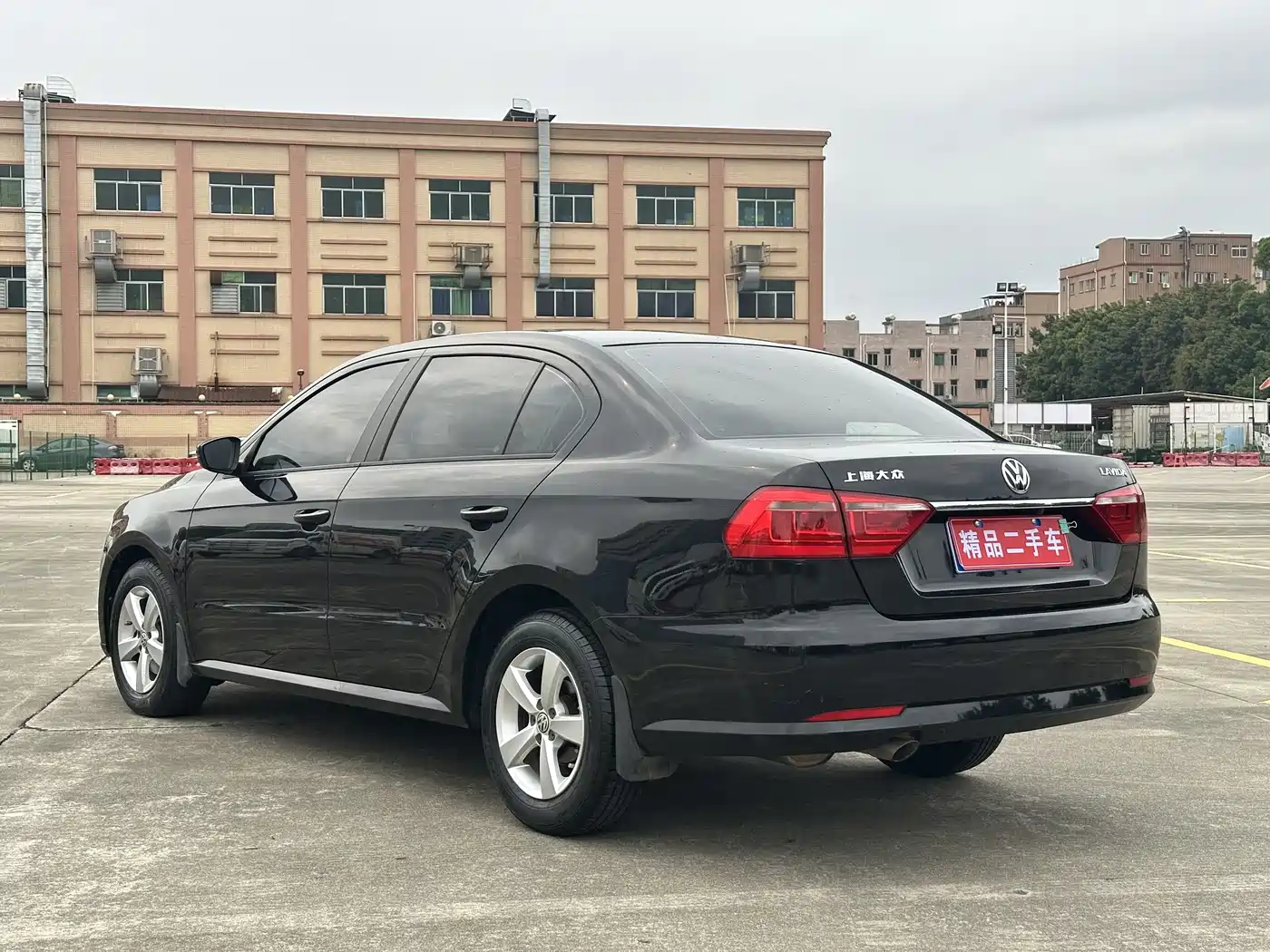 Volkswagen Lavida 2013 Facelift Classic 1.6L Automatic Trend фото 9