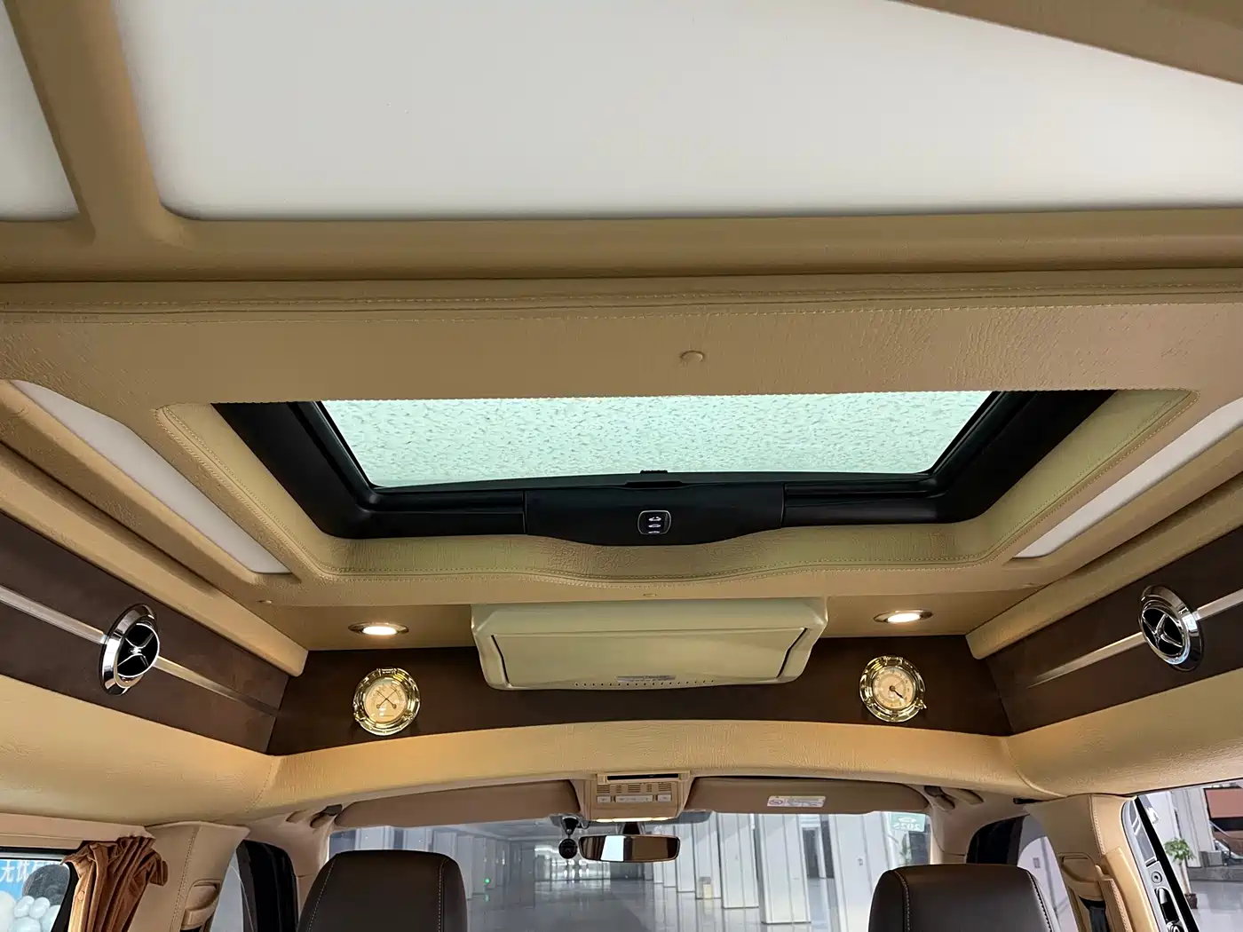Volkswagen Caravelle 2019 2.0TSI 4WD Luxury 7-seater фото 12