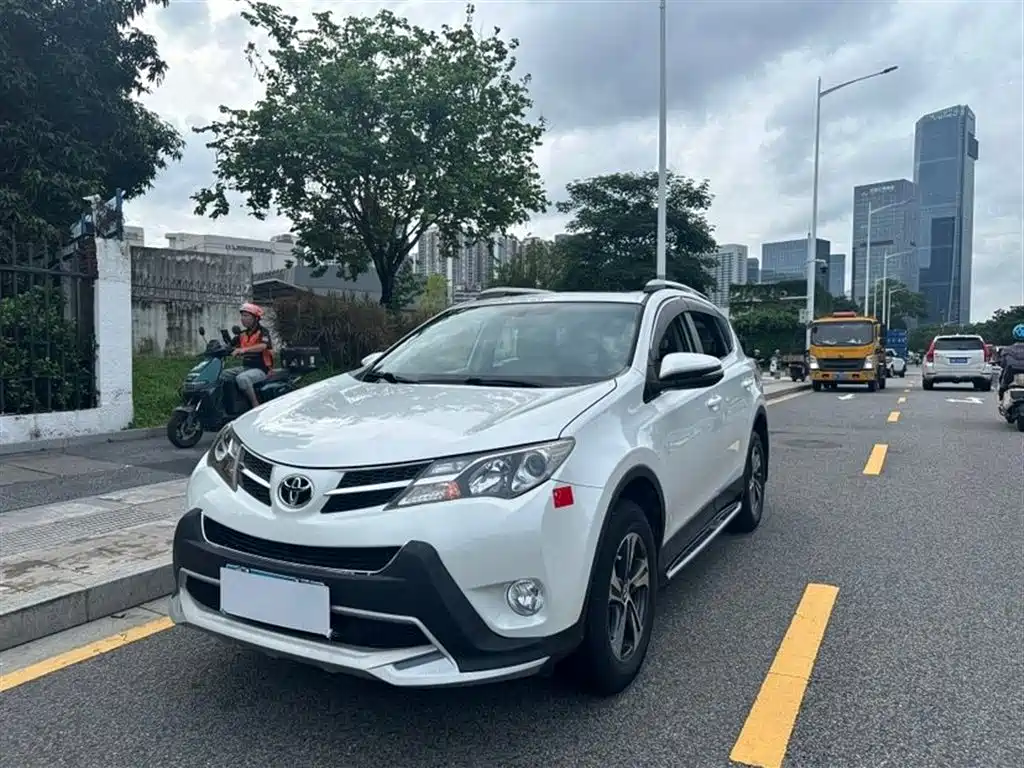 Toyota RAV4 Rongfang 2015 2.0L CVT 2WD Trend Edition