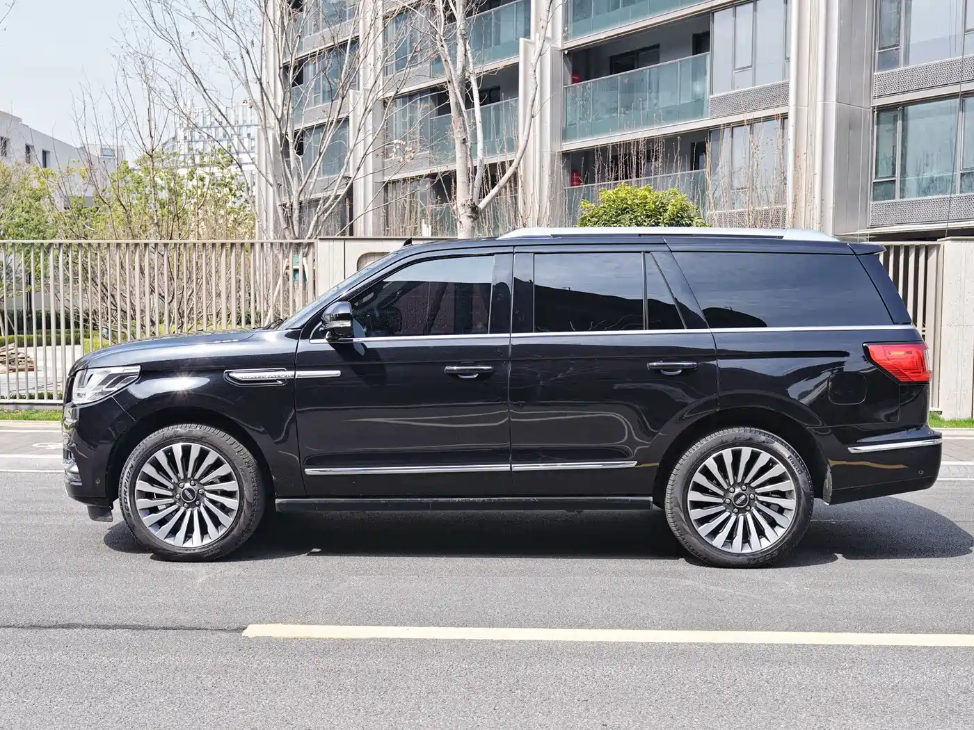 LINCOLN NAVIGATOR
