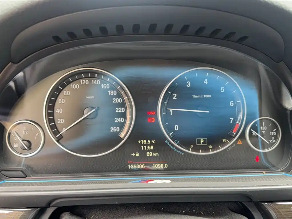 BMW 5 Series 2014 528Li Luxury Design Package фото 8