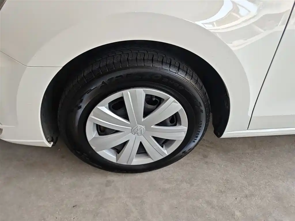 Volkswagen Jetta 2017 1.4L Manual Fashion фото 23