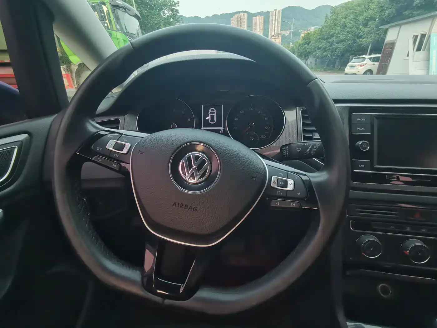 Volkswagen Golf Sportsvan 2018 230TSI Automatic Progressive фото 16
