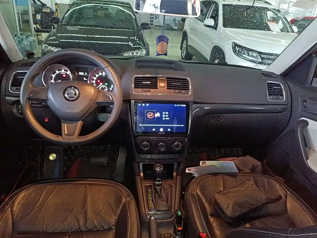 Škoda Yeti 2016 1.4TSI DSG Forward Edition фото 6