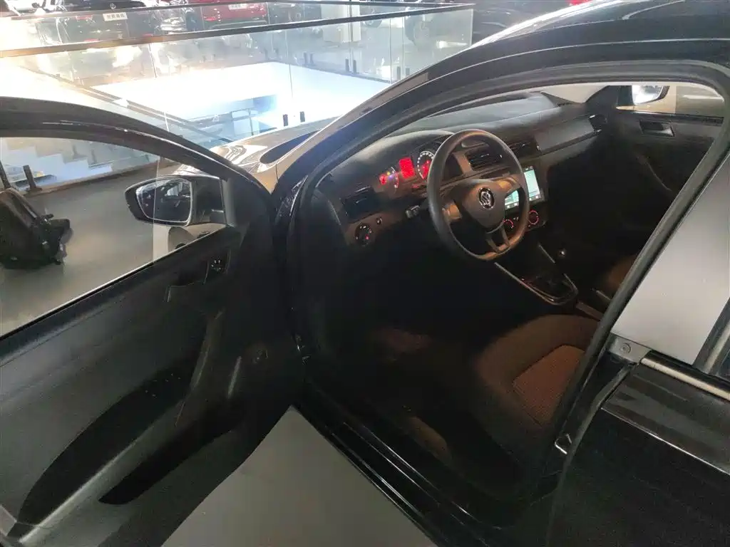 Volkswagen Santana 2018 1.5L Manual Trend Edition фото 12