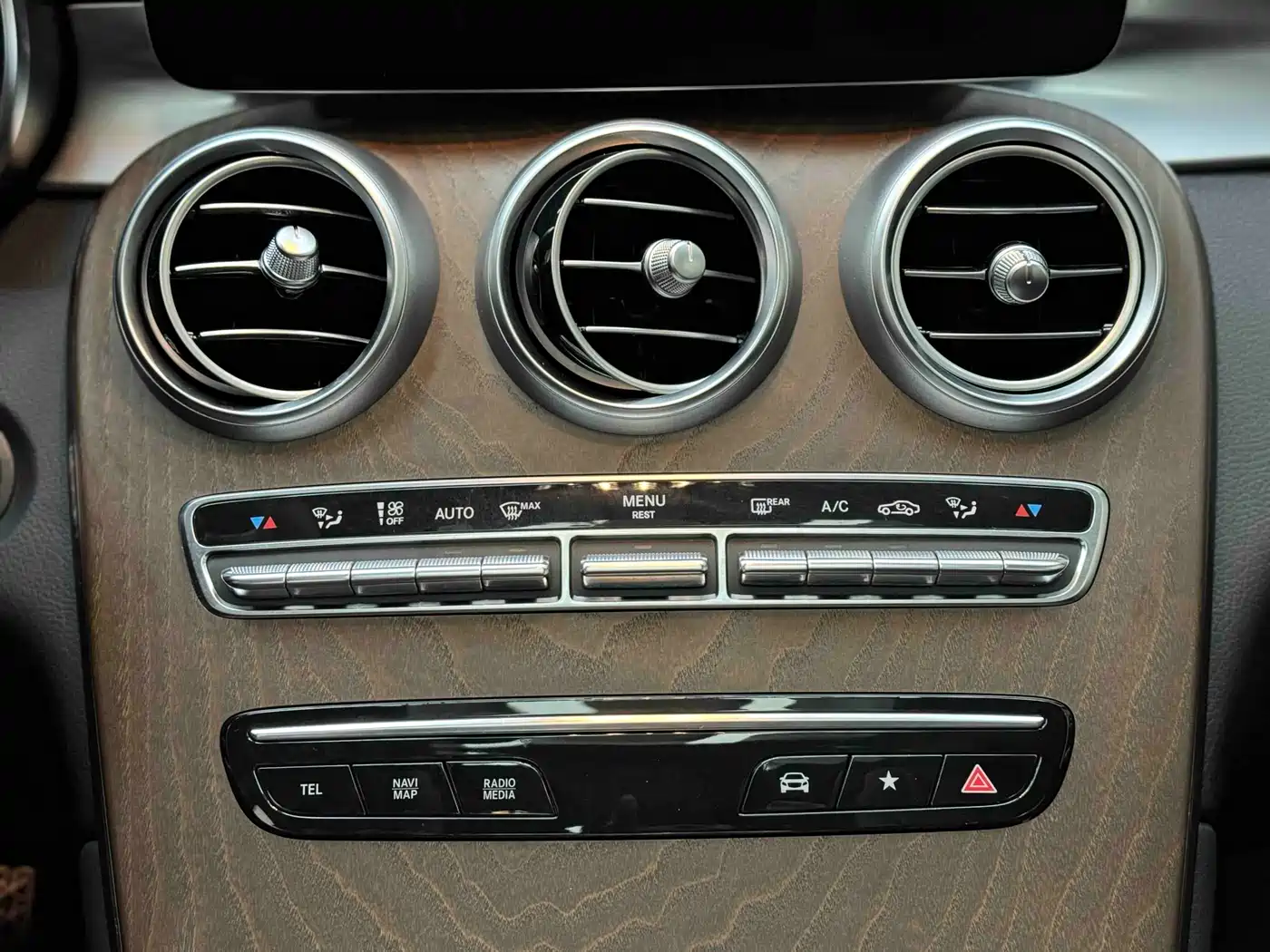 Mercedes-Benz GLC 2022 Facelift II GLC 260 L 4MATIC Luxury фото 22