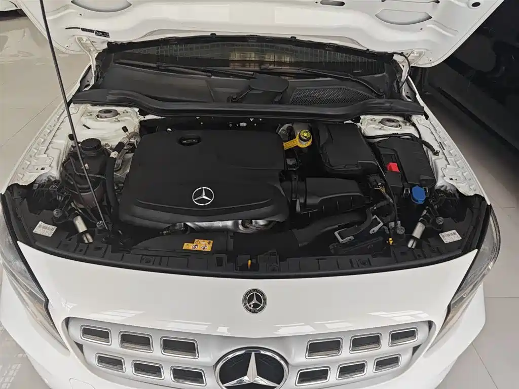 Mercedes-Benz GLA 2018 GLA 200 Dynamic фото 10