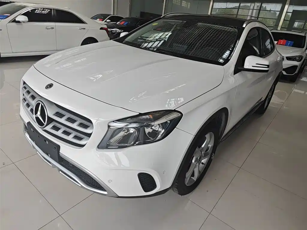Mercedes-Benz GLA 2018 GLA 200 Dynamic фото 19