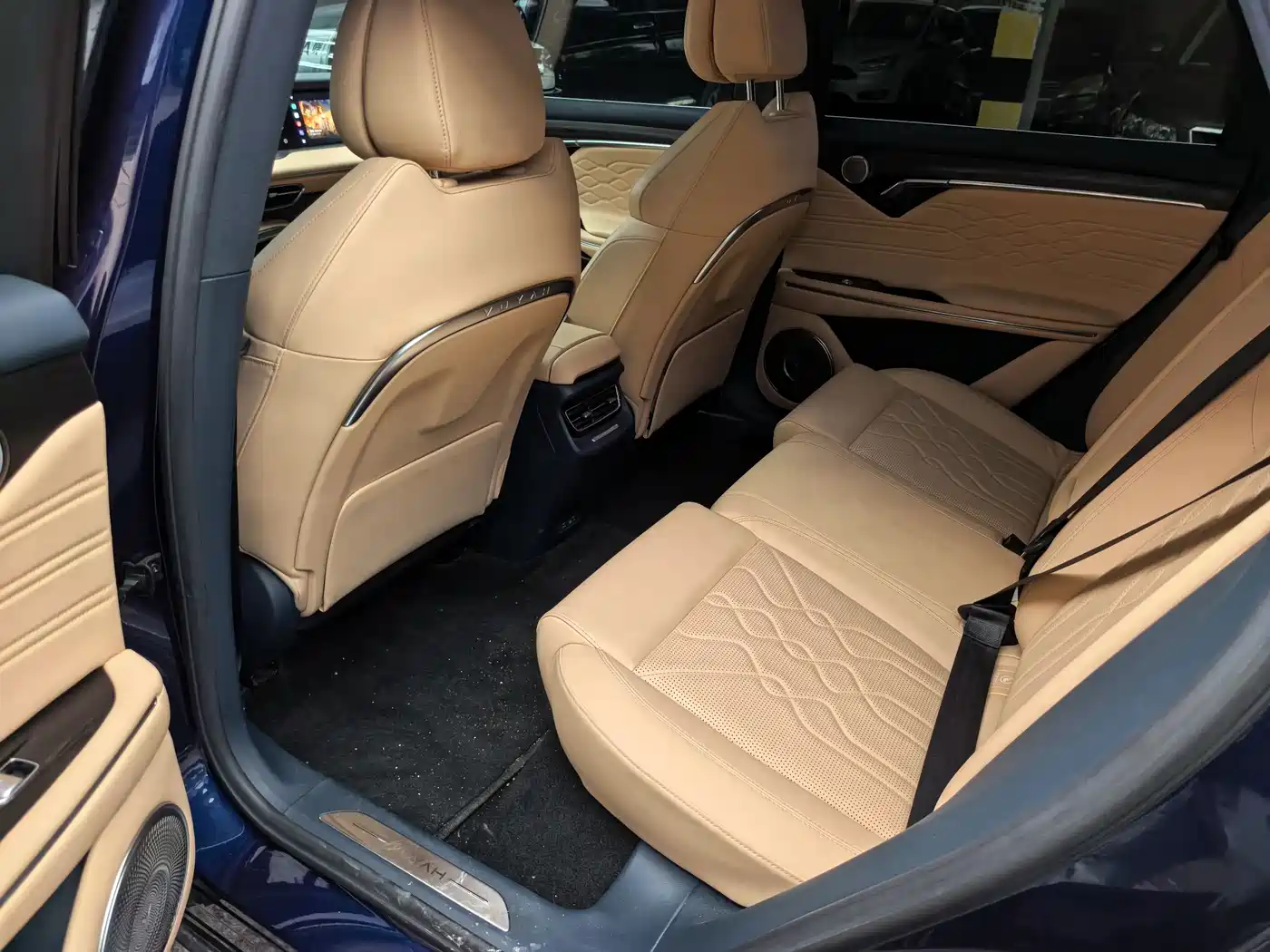 Voyah Auto VOYAH FREE 2023 4WD Extended Range Edition фото 11