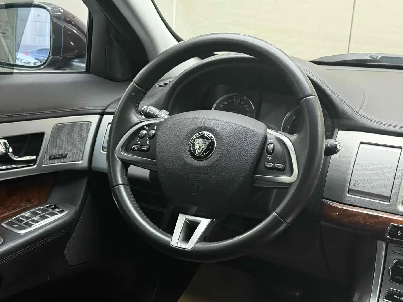 Jaguar XF 2014 2014 XF 2.0T Luxury Edition