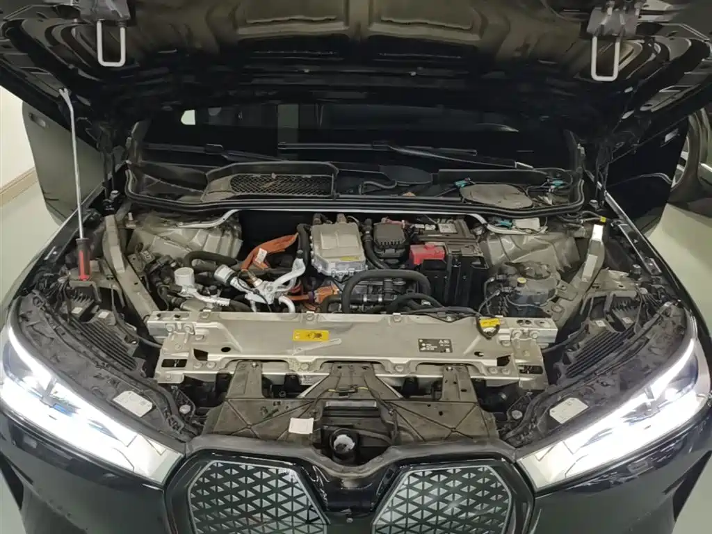 BMW iX 2023 Facelift xDrive40 фото 20