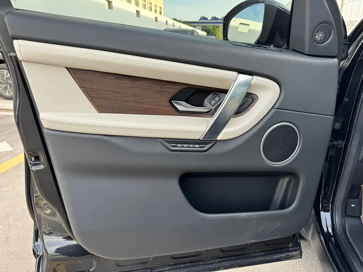 Land Rover Discovery Sport 2022 Model Facelift 249PS R-Dynamic SE Performance Tech Edition 5-seater фото 13