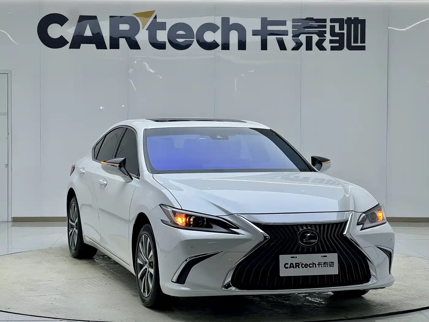 Lexus ES 2020 200 Excellence фото 13