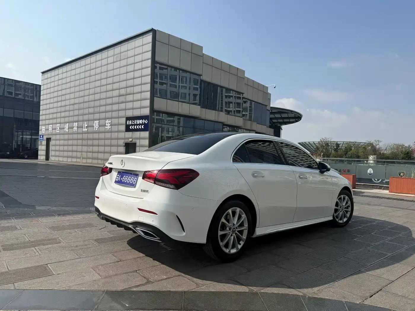 Mercedes-Benz A-Class 2019 A 200 L Sport Sedan фото 7