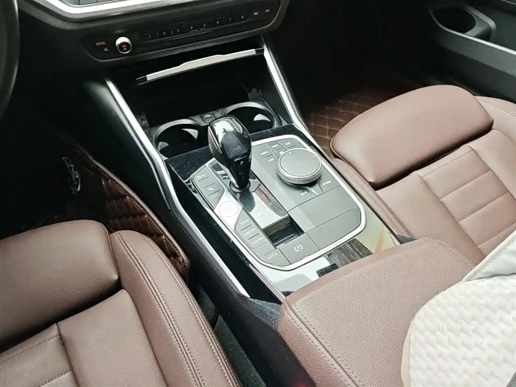 BMW 3 Series 2020 325Li Launch Edition фото 10
