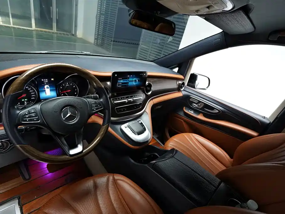 Mercedes-Benz V-Class 2021 V 260 Pilot Edition фото 4