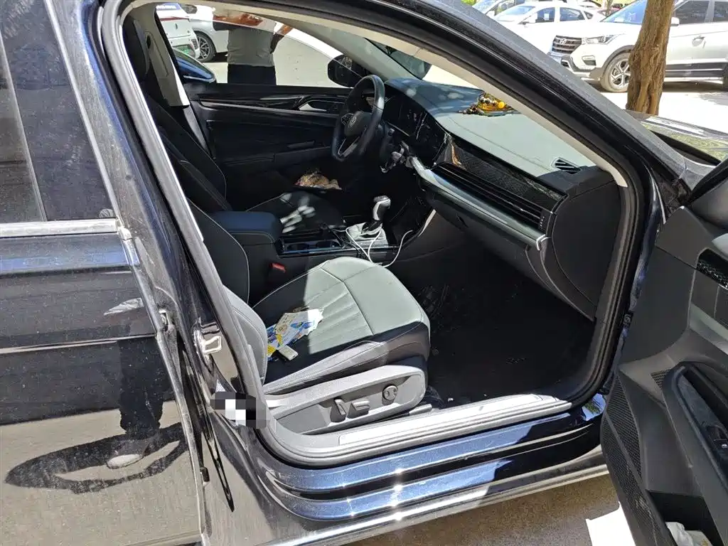 Volkswagen Passat 2024 380TSI Starlight Dragon Glory Edition фото 3