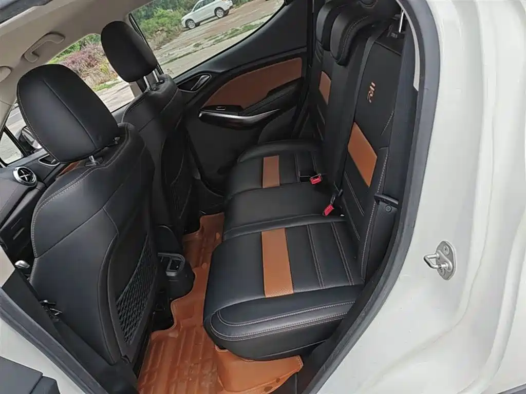 BYD Yuan 2016 1.5TID Automatic Luxury фото 17