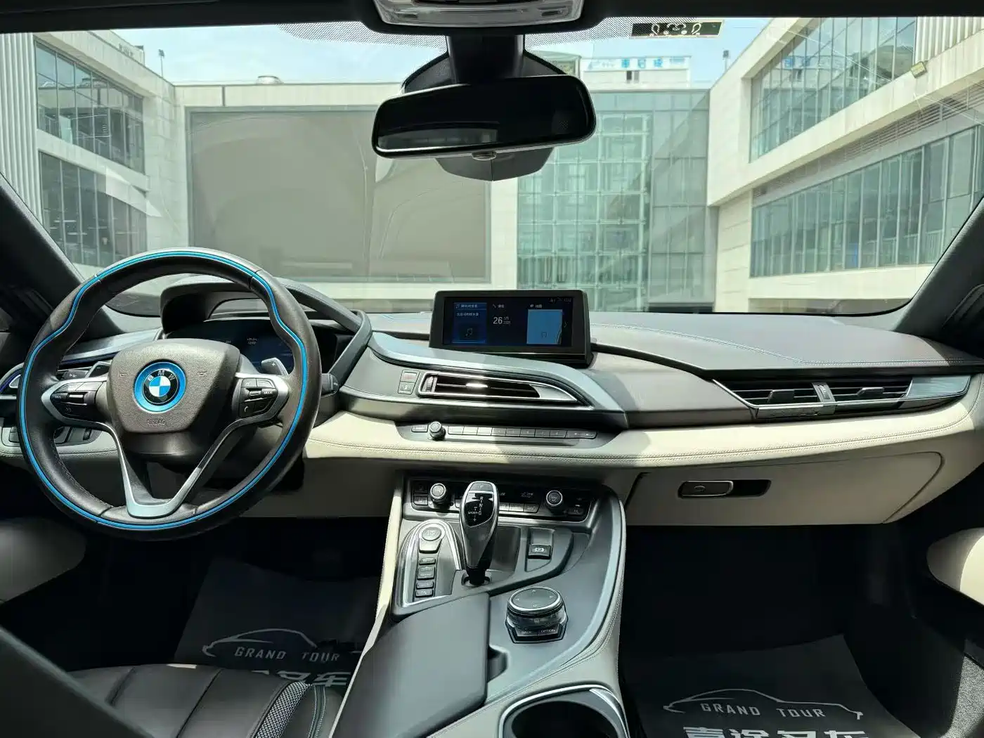 BMW i8 2014 Standard фото 9