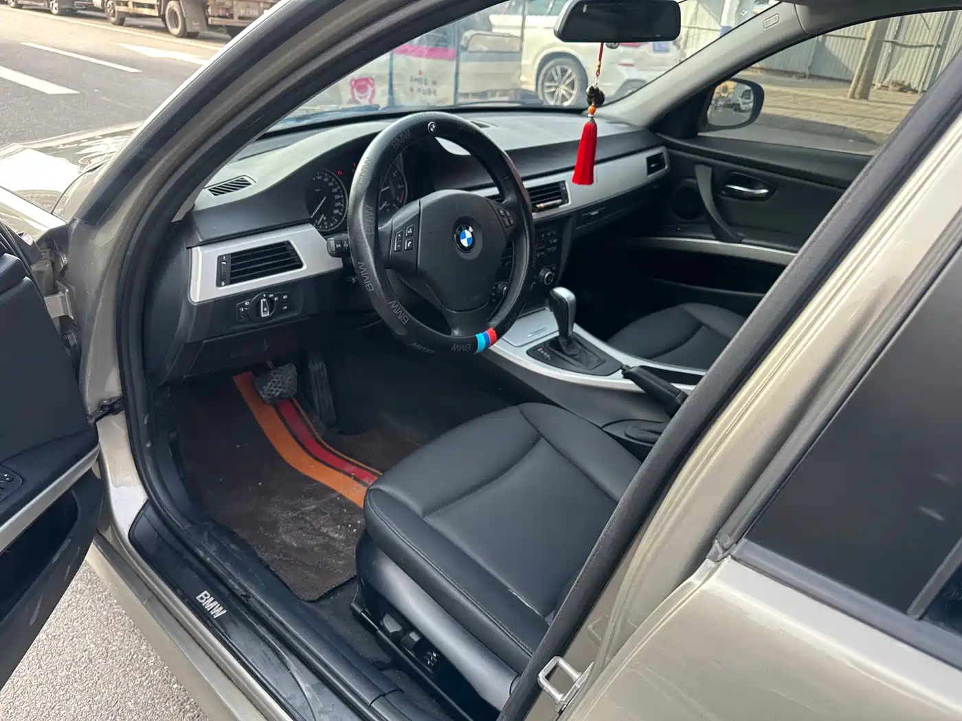 BMW 3 Series (Import) 2012 318i Leading фото 10