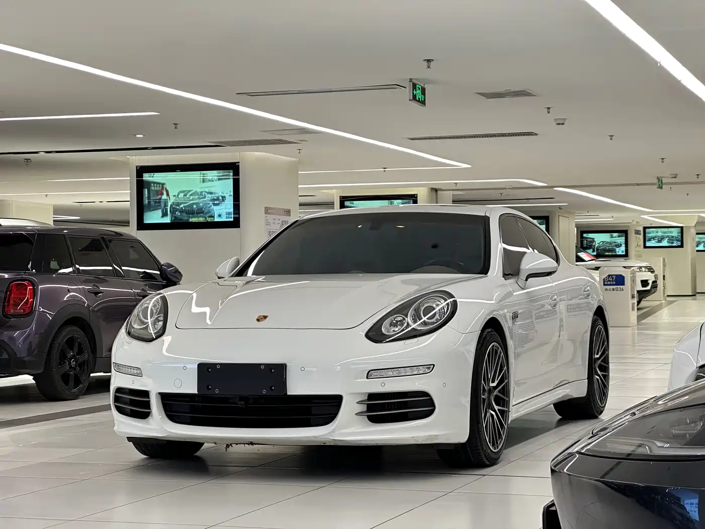 Porsche Panamera 2014 Panamera 4 3.0T