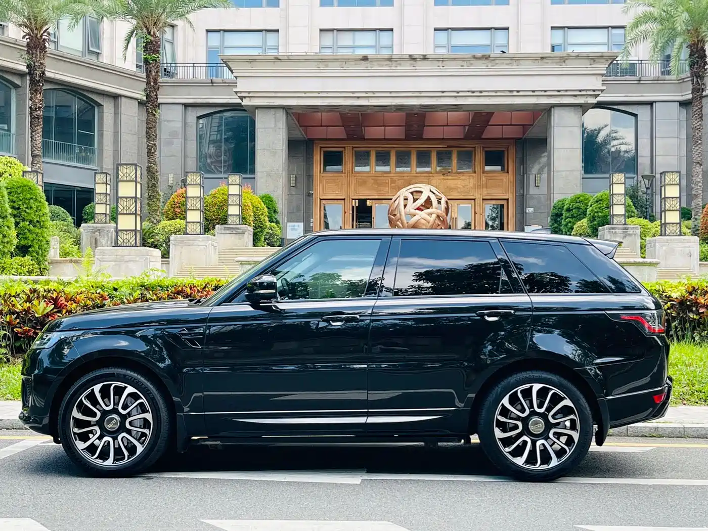 Land Rover Range Rover Sport 2018 3.0 SC V6 HSE DYNAMIC фото 3