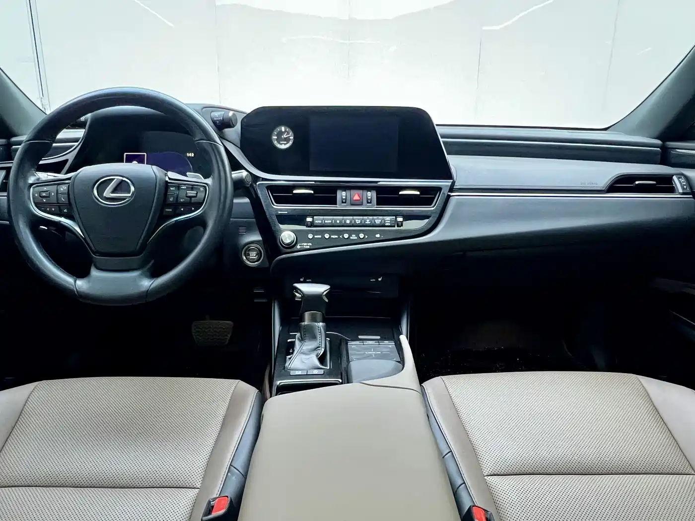 Lexus ES 2021 200 Excellence Edition фото 8