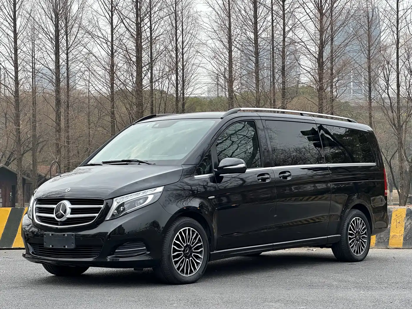 Mercedes-Benz V-Class 2017 Model V 260 L Premium Extended Edition