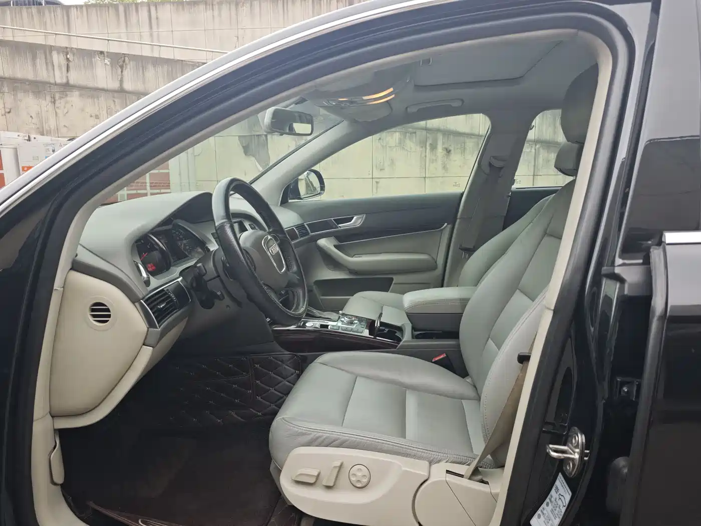 Audi A6L 2011 Model 2.8 FSI Comfort фото 4