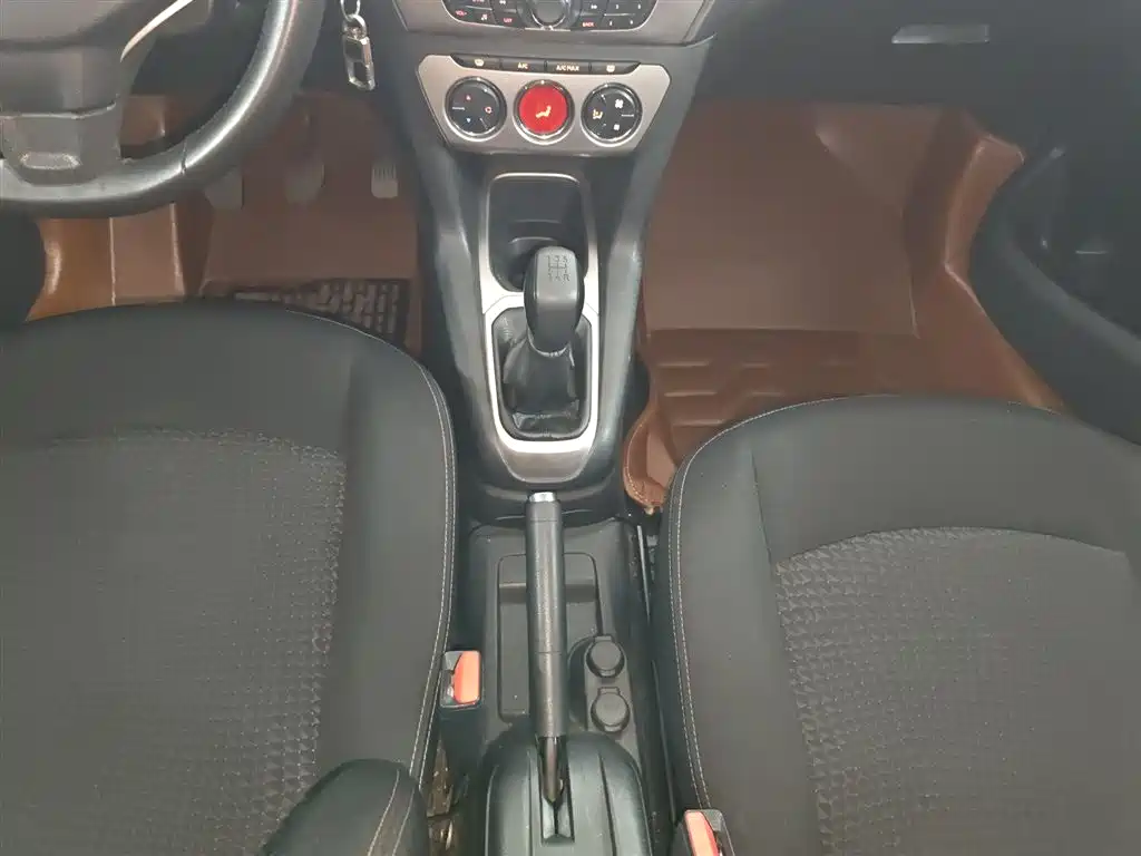 Peugeot 301 2014 1.6L Manual Luxury Edition фото 10
